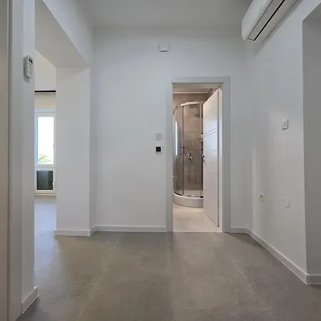 Apartament Aiz *