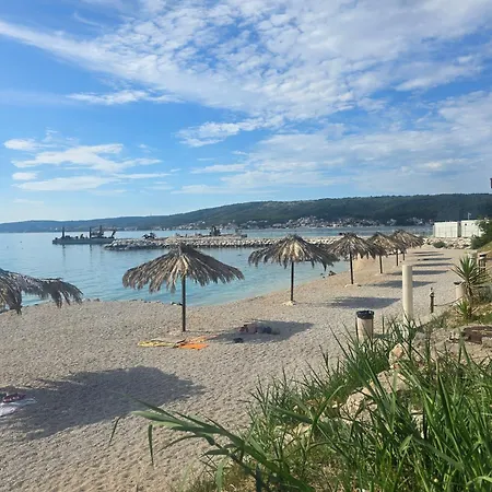 Apartament Aiz *